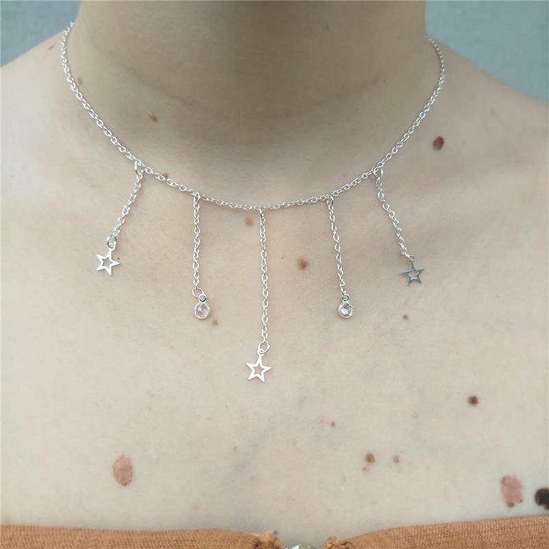 COLAR ESTRELAS COM PONTOS DE LUZ