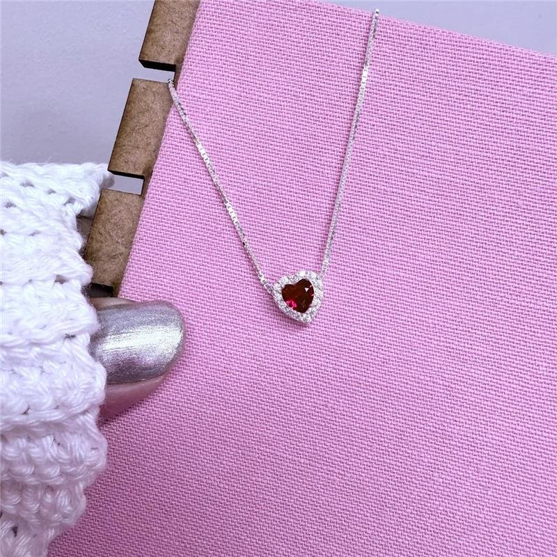 COLAR CORAÇÃO CRAVEJADO VERMELHO