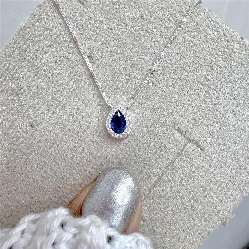 COLAR GOTA CRAVEJADO AZUL ESCURO