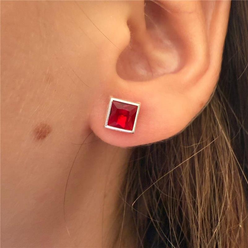 BRINCO QUADRADO RUBI