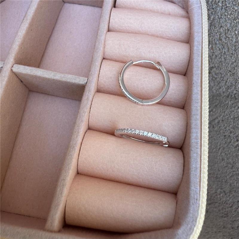 ARGOLA REDONDA CRAVEJADA FINA