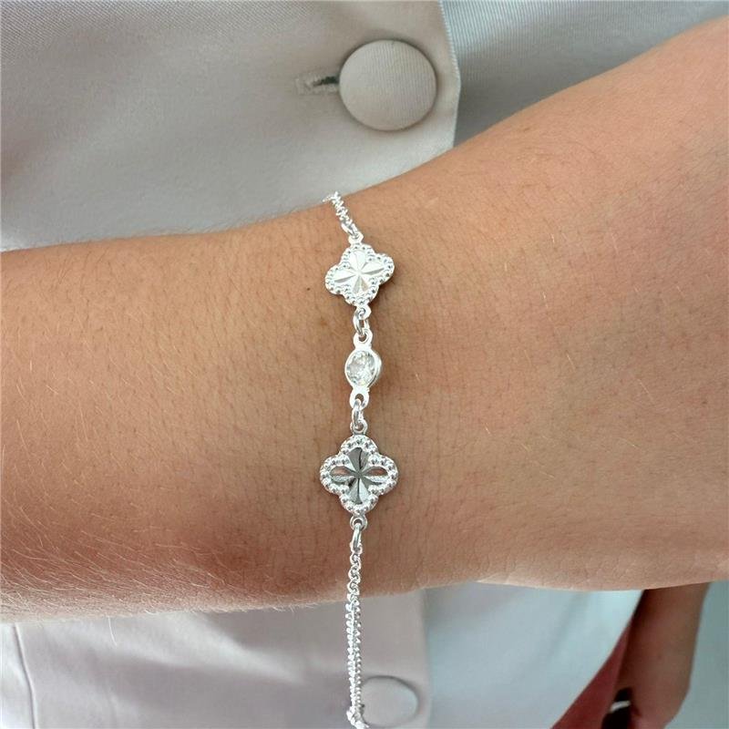 PULSEIRA TREVOS COM PONTO DE LUZ CRISTAL