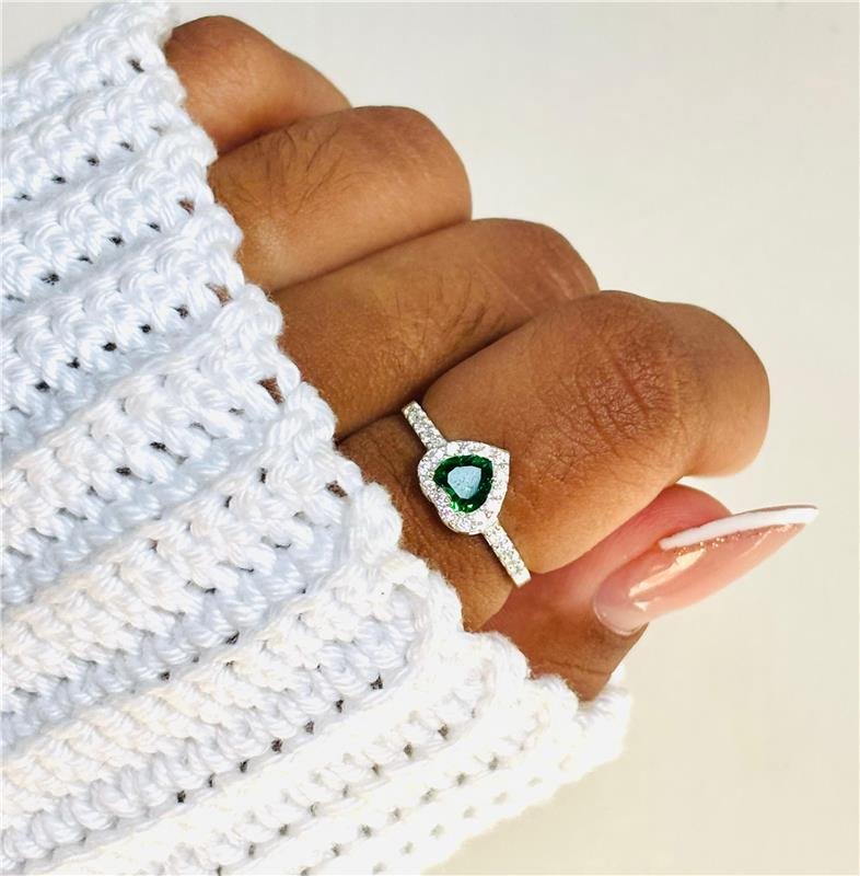 ANEL CORAÇÃO VERDE CRAVEJADO