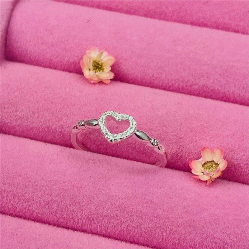 ANEL CORAÇÃO VAZADO CRAVEJADO