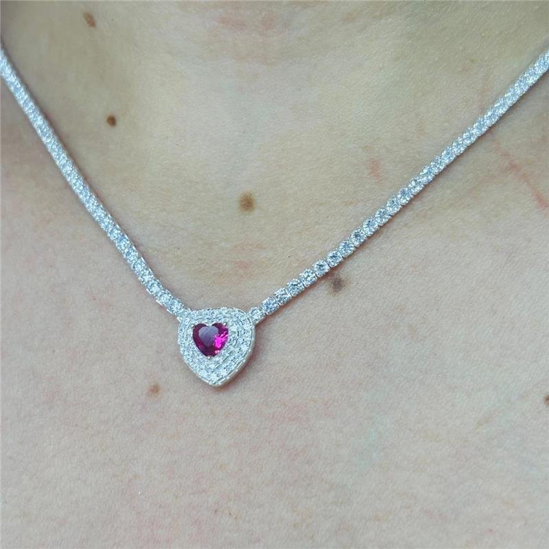 COLAR CRAVEJADO CORAÇÃO CEREJA