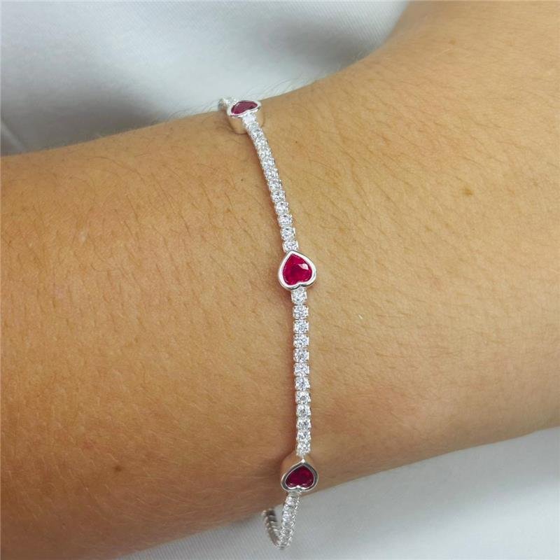 PULSEIRA CRAVEJADA CORAÇÕES CEREJA