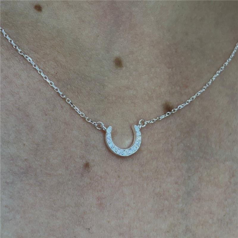 COLAR CARTIER METADE LUA DEITADO