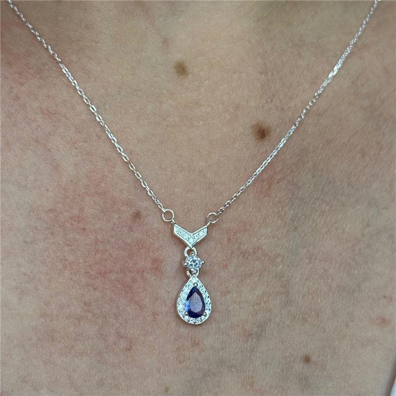 COLAR SETA COM GOTA ROXO CRAVEJADO