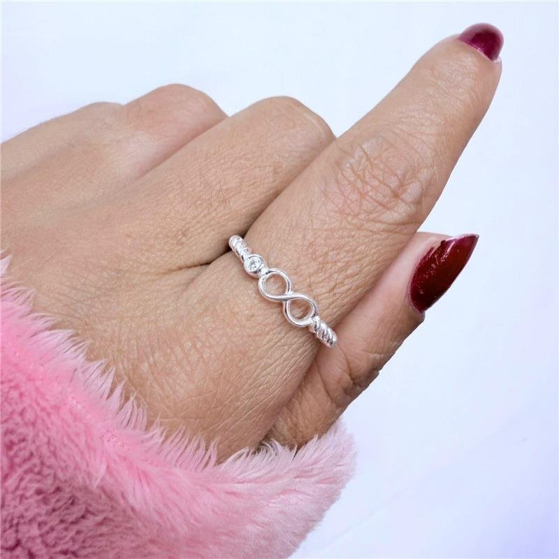 ANEL INFINITO METADE ONDULADO COM PONTO DE LUZ